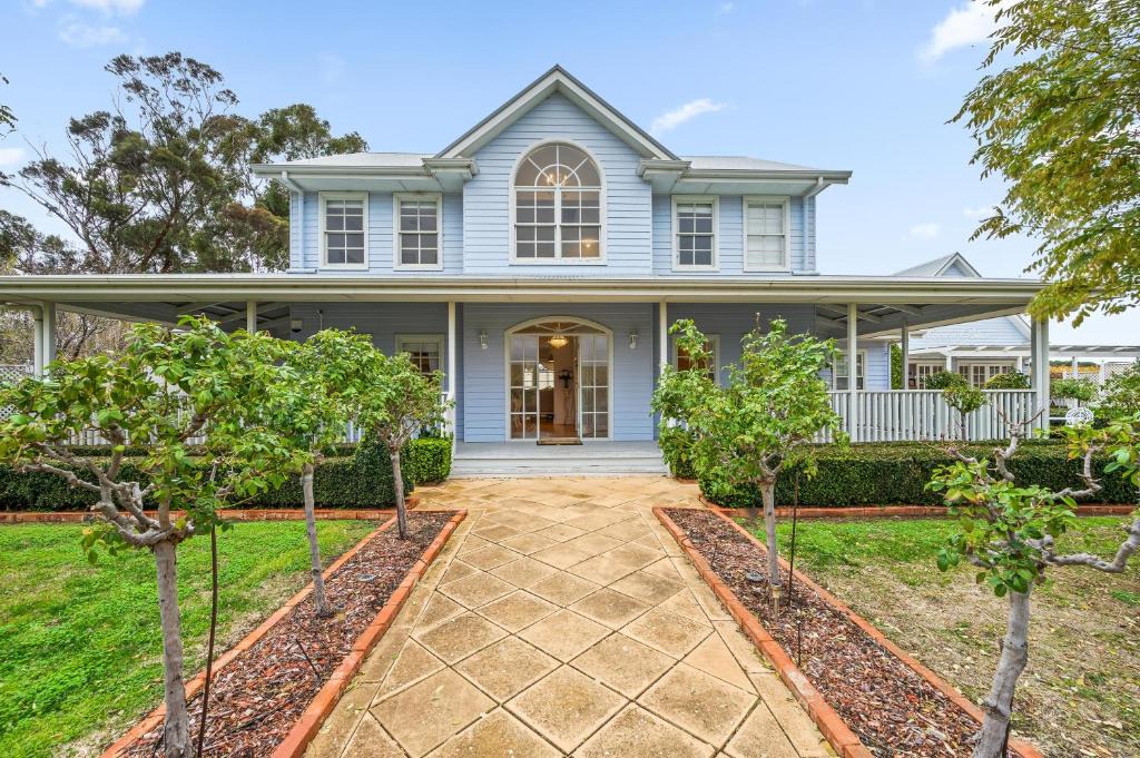 Aldinga House | Chateau in the Vines by Wine Coast Holiday Rentals