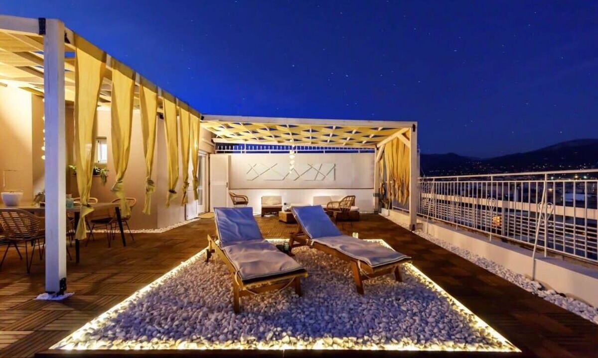 Kalamata Apartment | City Skyloft - Top location & Private Roof Garden