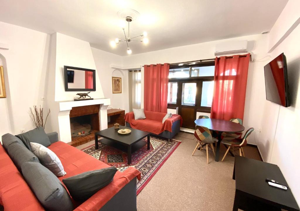 Marousi Apartment | Classic 2 Bedroom Apartment Next to Metro - Marousi
