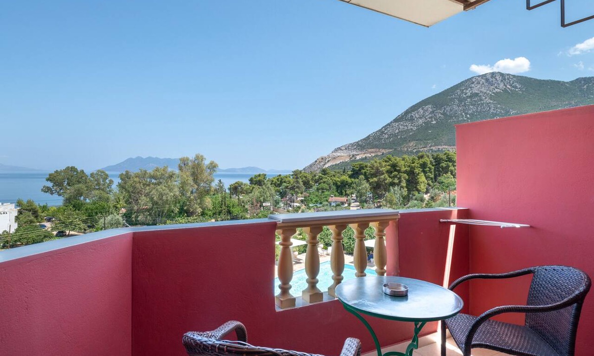 Melissopetra Apartment | Classic Double Room at Hotel Aristotelis with Sea View and Balcony