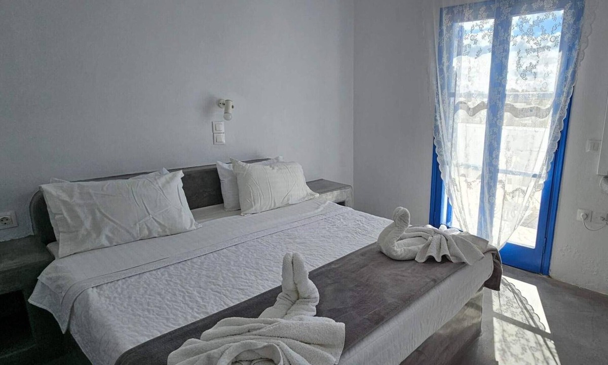 Perissa Apartment | Classic Quadruple Room 1 with Balcony and Air Conditioning