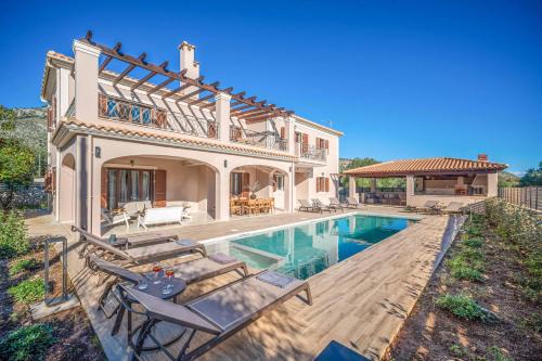Kolaitis Villa | Classic Villa