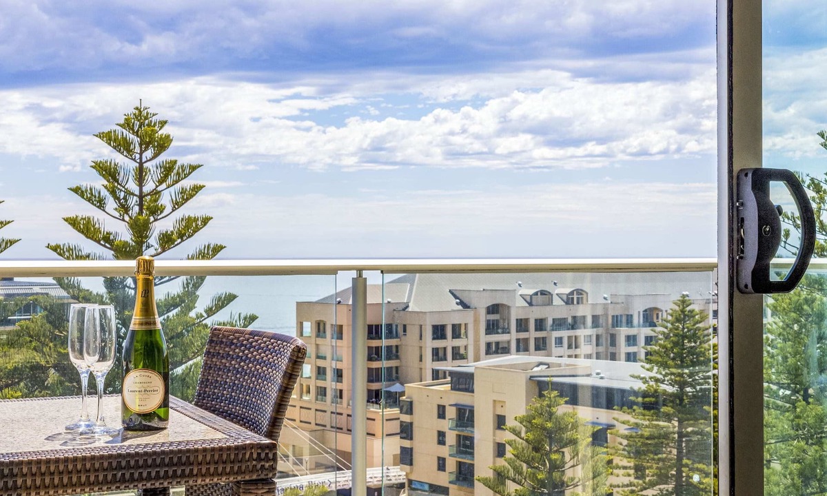 Glenelg Apartment | Coast on Colley, Oceanview 1BR Glenelg