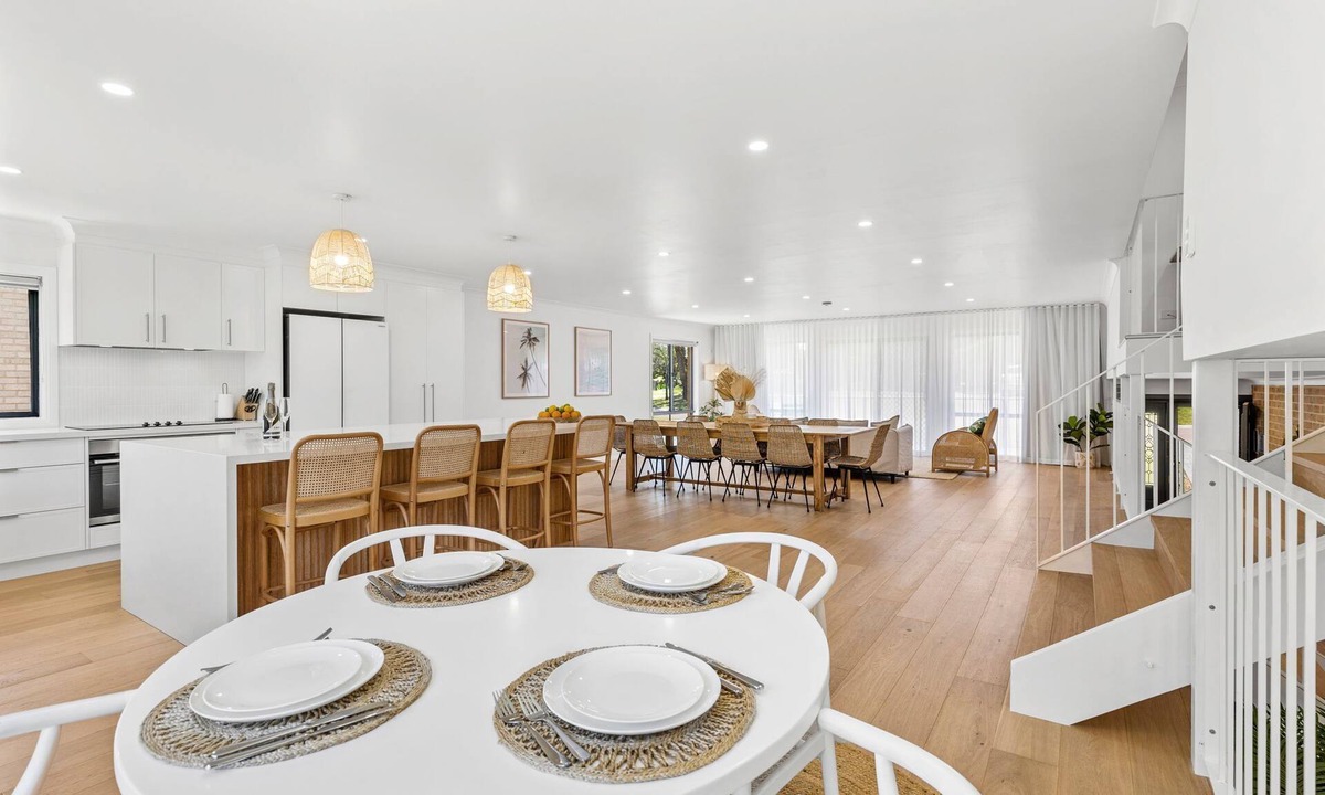 Dolphin Point House | Coastal Beach House. Perfect for family group getaway.
