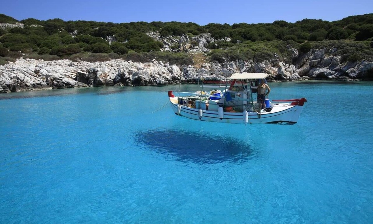 Skiros Condo | Coastal Charm, Skyros on the Sea Studio Retreat