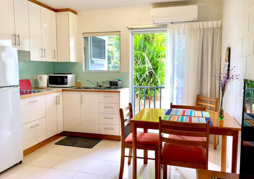 Edge Hill Apartment | Coastal Living near Shops and Botanical Gardens