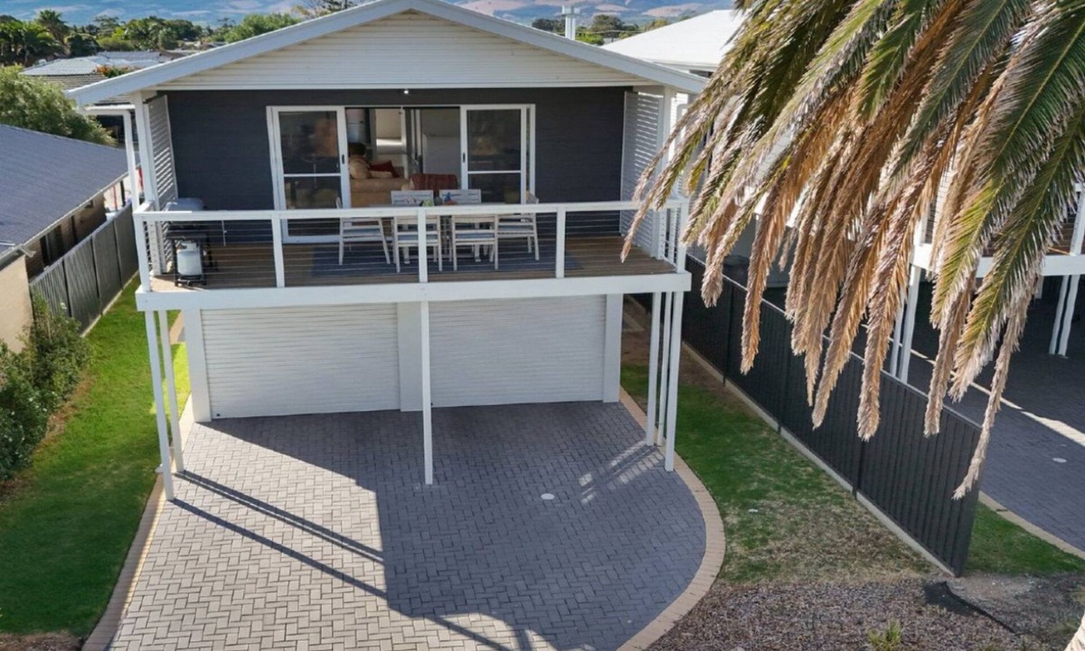 Aldinga Beach House | Coastal Palm House by Wine Coast Holiday Rentals