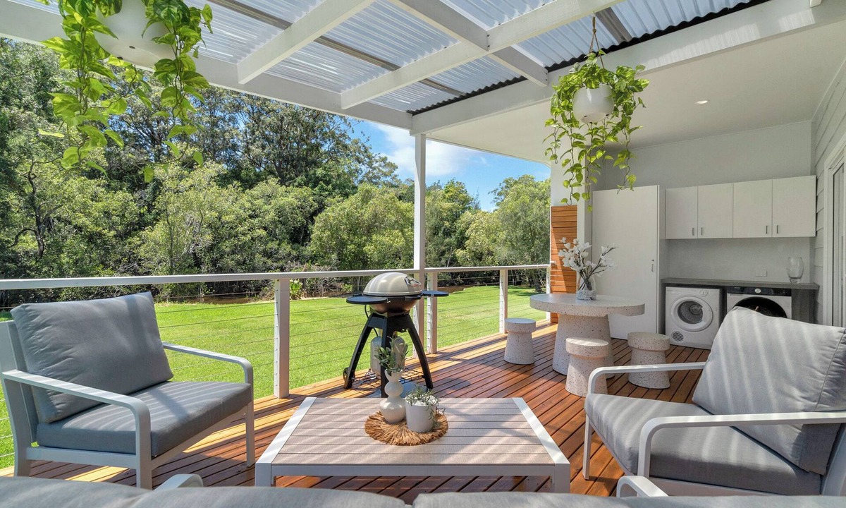 Repton Apartment | Cockatoo - Sleeps 5, Pet Friendly, Luxe Riverside Retreat