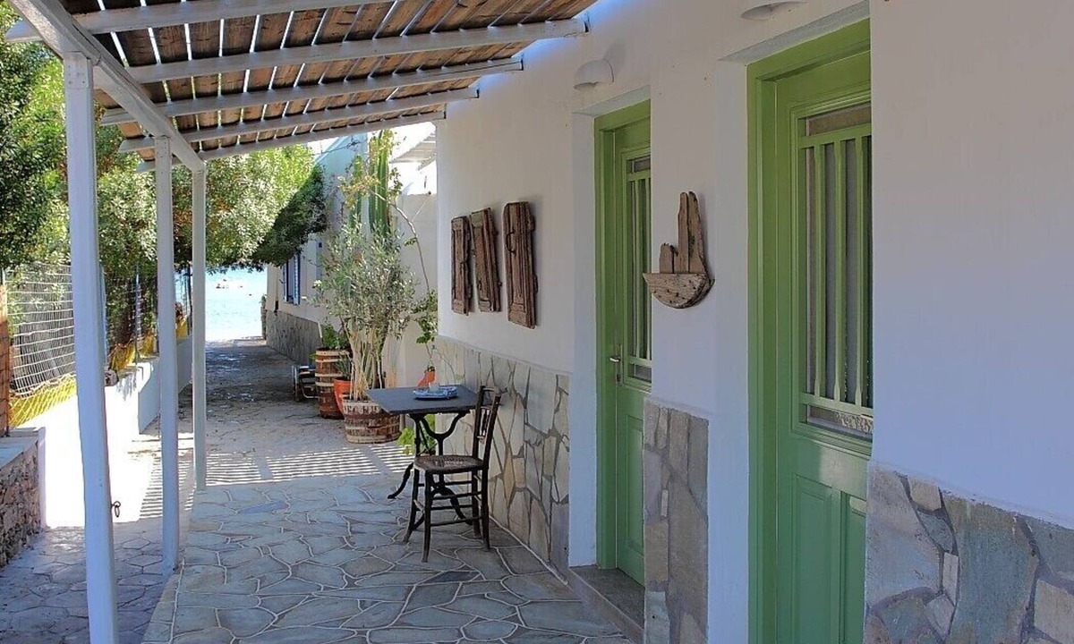 Apollonia House | Comfortable seaside house 20 meters from the beach
