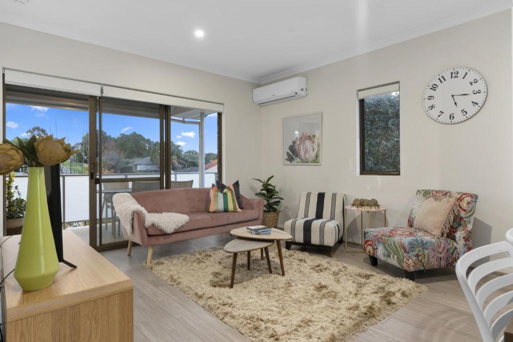 Bassendean Apartment | Contemporary Comfort Suite Relax and Explore