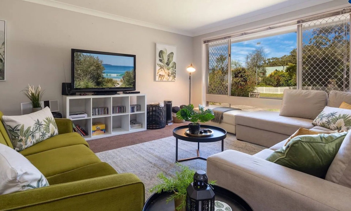 Callala Beach House | Corner Haven – just 300m to the beach