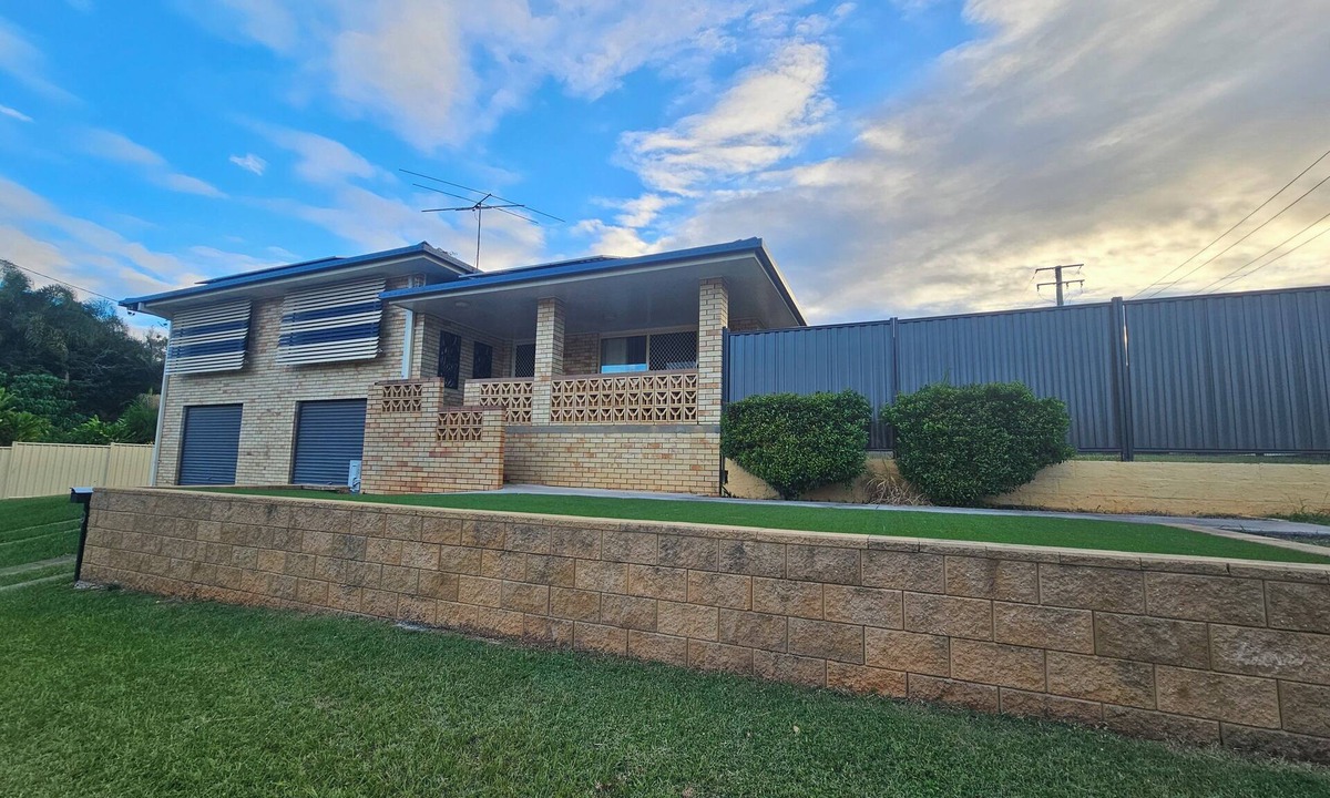 Strathpine House | Cosy home in the Northern suburbs