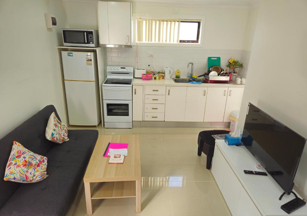 St Andrews Apartment | Cosy Self-Contained 1-Bedroom Compact Granny