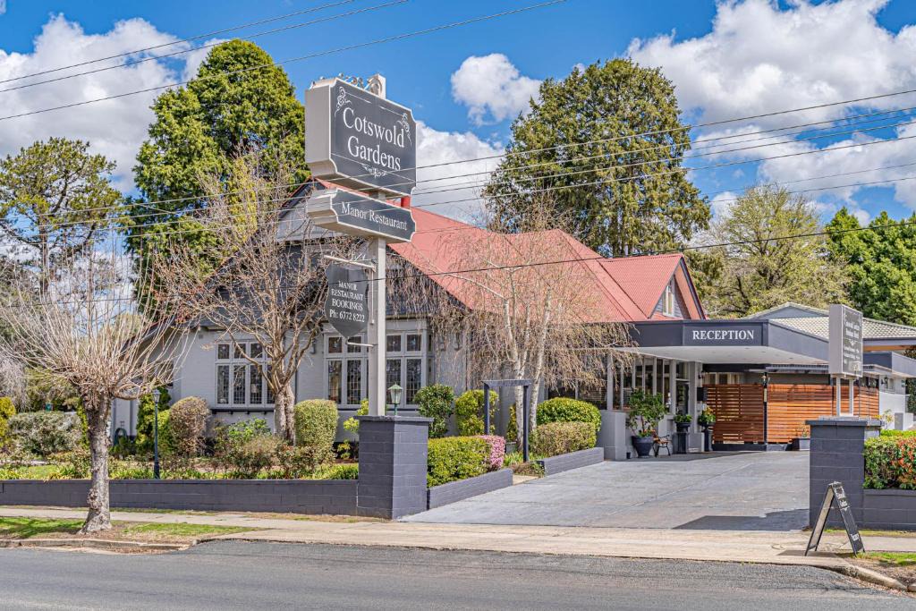 Armidale Hotel | Cotswold Gardens