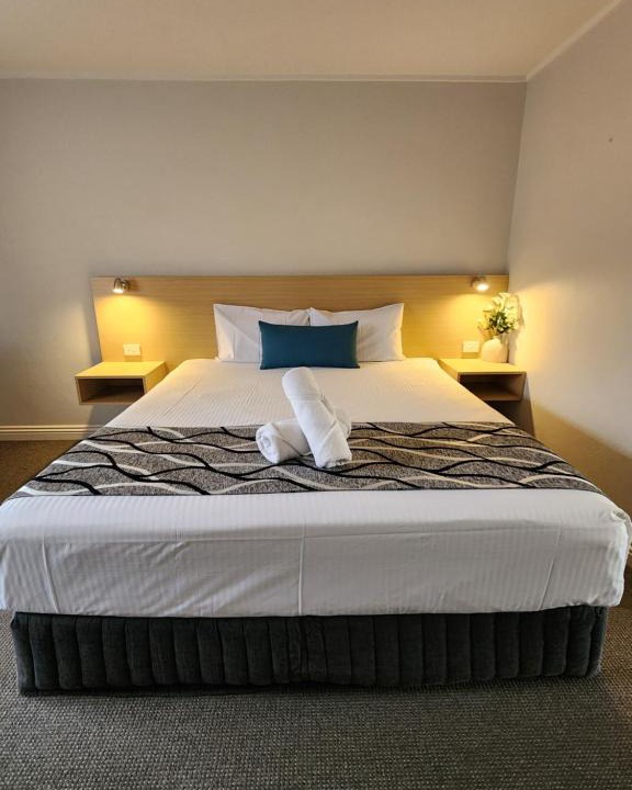 Coonabarabran Hotel | Country Gardens Motel