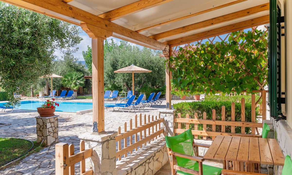 Astros House | Country House 'Maisonette with Private Patio 1' with Mountain View, Wi-Fi and Air Conditioning
