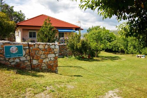 Edessa House | Countryside Cottage with Garden & Lake View