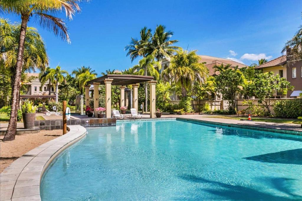 Westcourt Apartment | Crazy About Cairns - Poolview Apartment