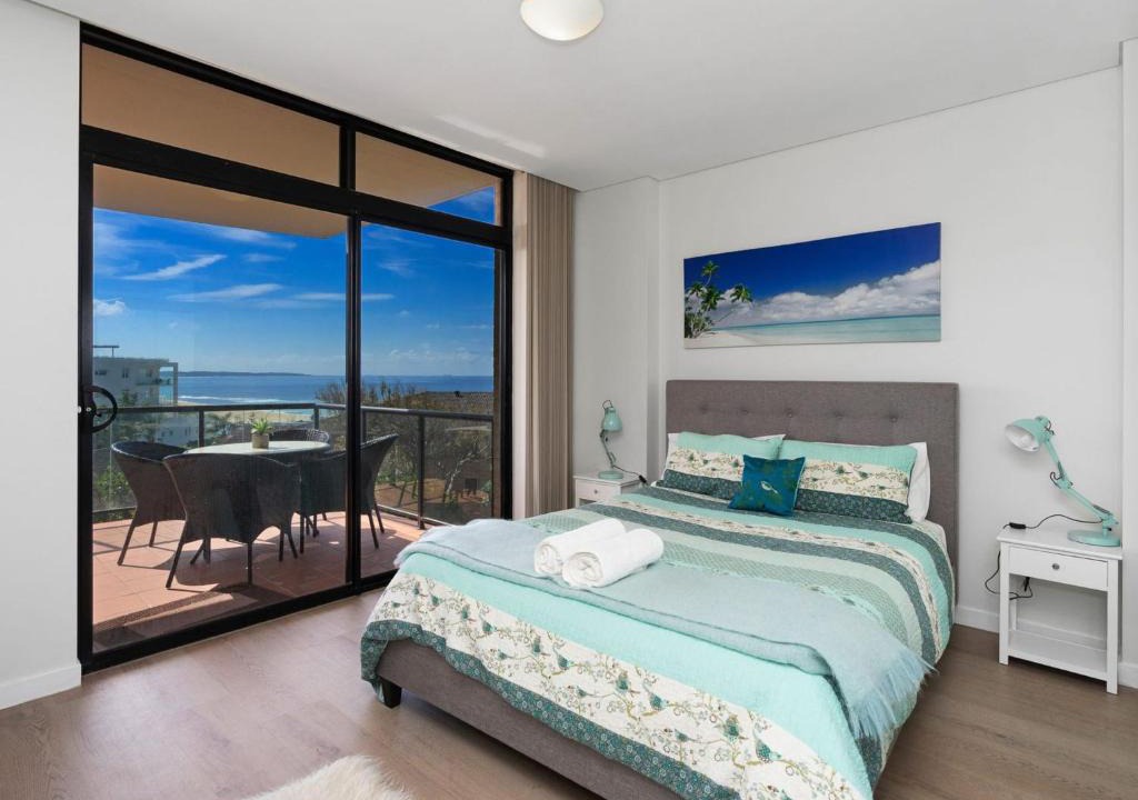 The Entrance House | Crystal Waters Unit 11