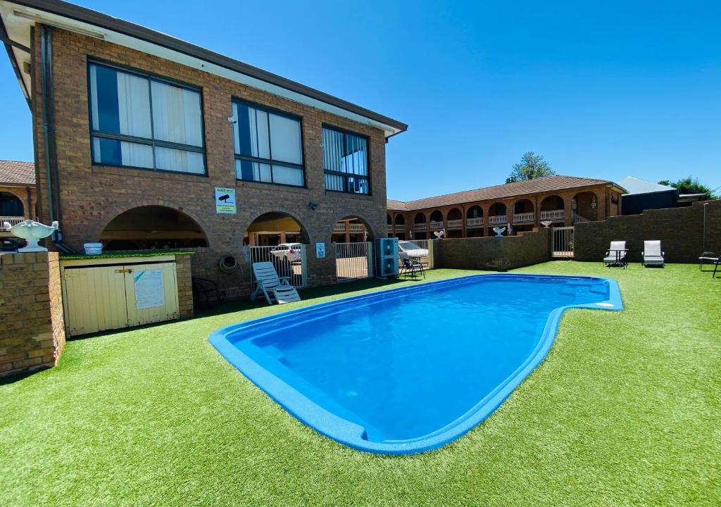 Cessnock Hotel | Cumberland Motor Inn