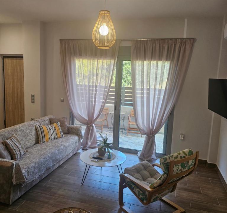 Oropos Apartment | Cute Corner