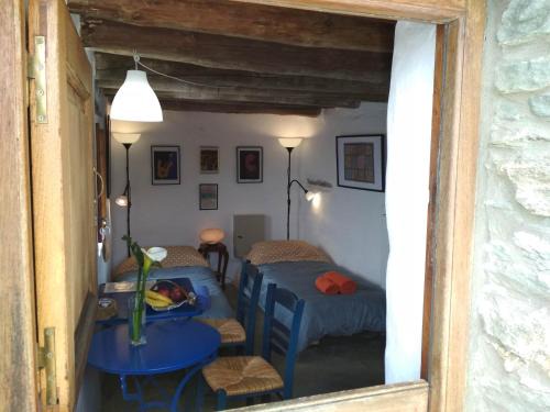 Pitrofos House | Cyclades Olive Museum's Guest House