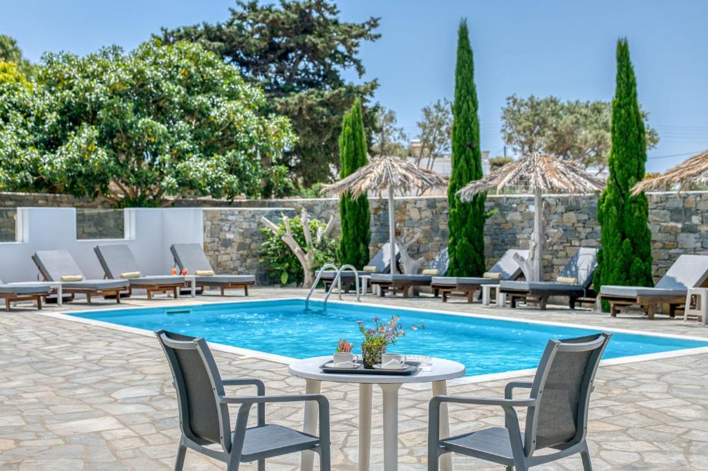 Aliki Bed & Breakfast | Dahlia Apartments And Studios