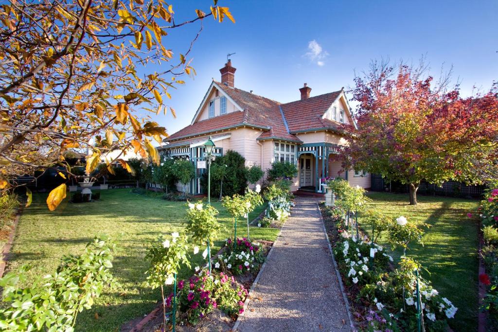 Bairnsdale Bed & Breakfast | Dalfruin B&B