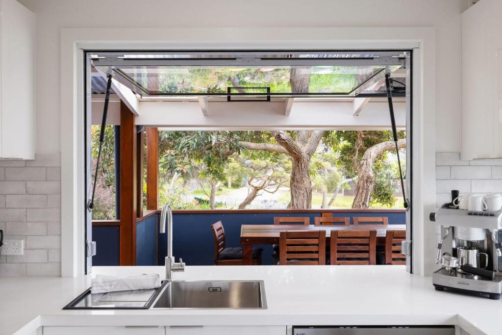 Smiths Beach House | Deckchairs