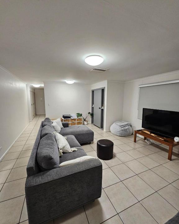 Braitling House | Desert Deluxe Entire three bedroom home