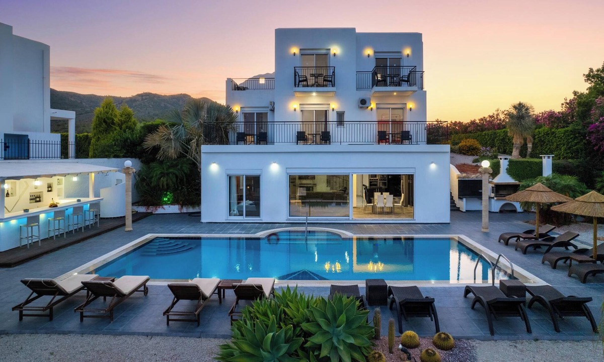 Gennadi Villa | Diamond Villa in Gennadi