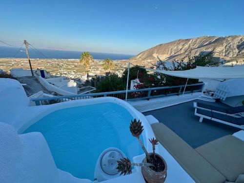 Exo Gonia Villa | Dionysos Cave Villa with Plunge Pool Near Wineries