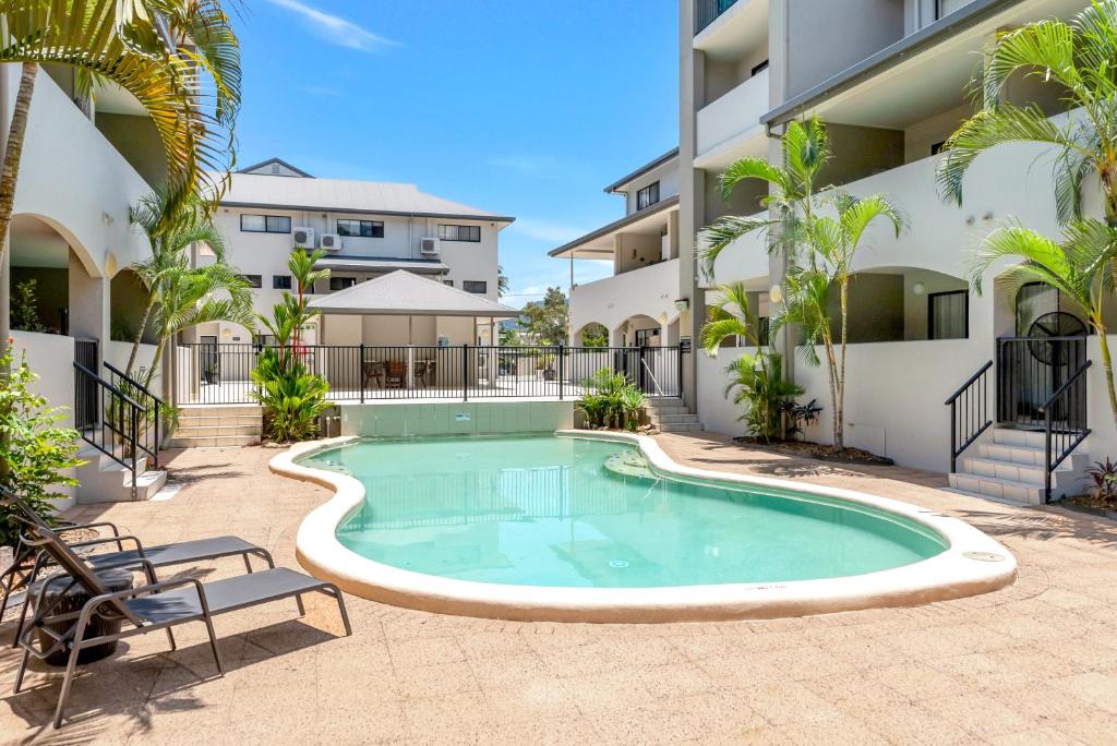 Parramatta Park Apartment | Discover a Stylish and Tranquil Haven by the Pool