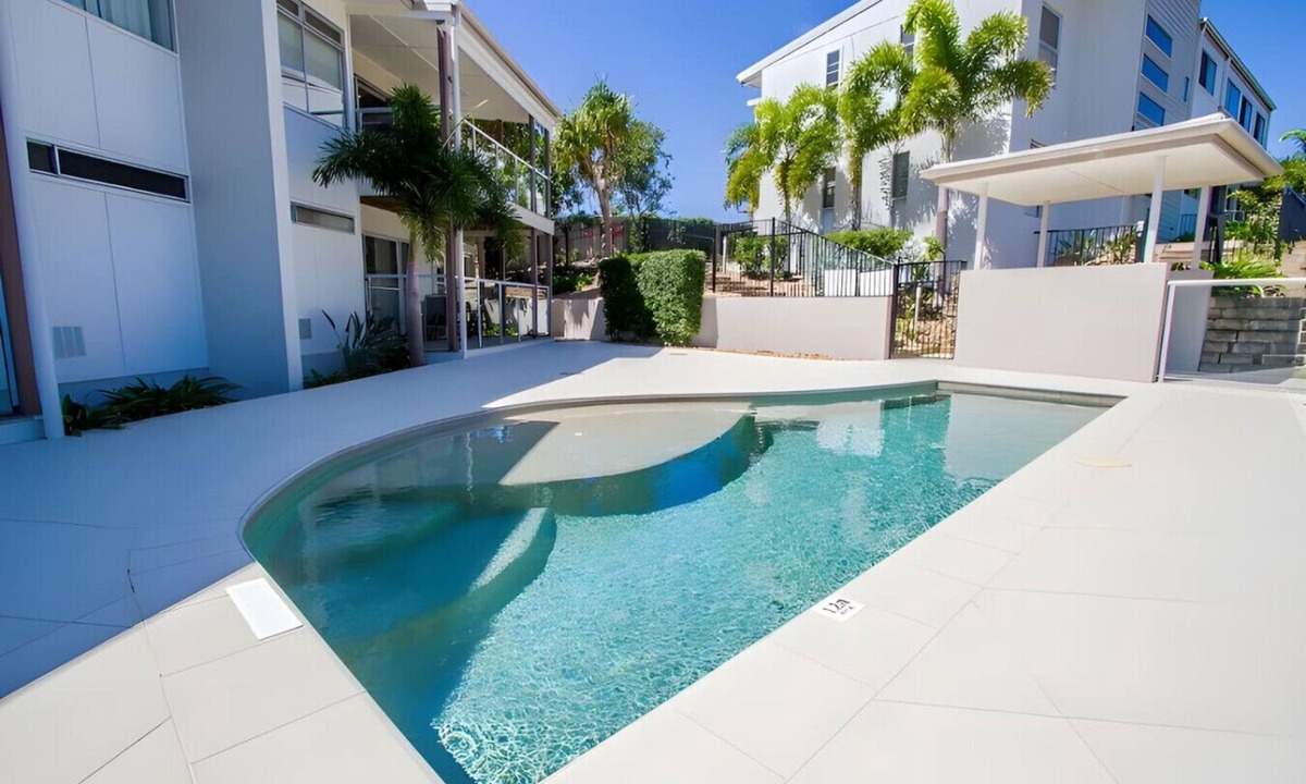 Agnes Water Apartment | Dolphin Court - 4 BR Apt w/Pool - 5 min to Beach