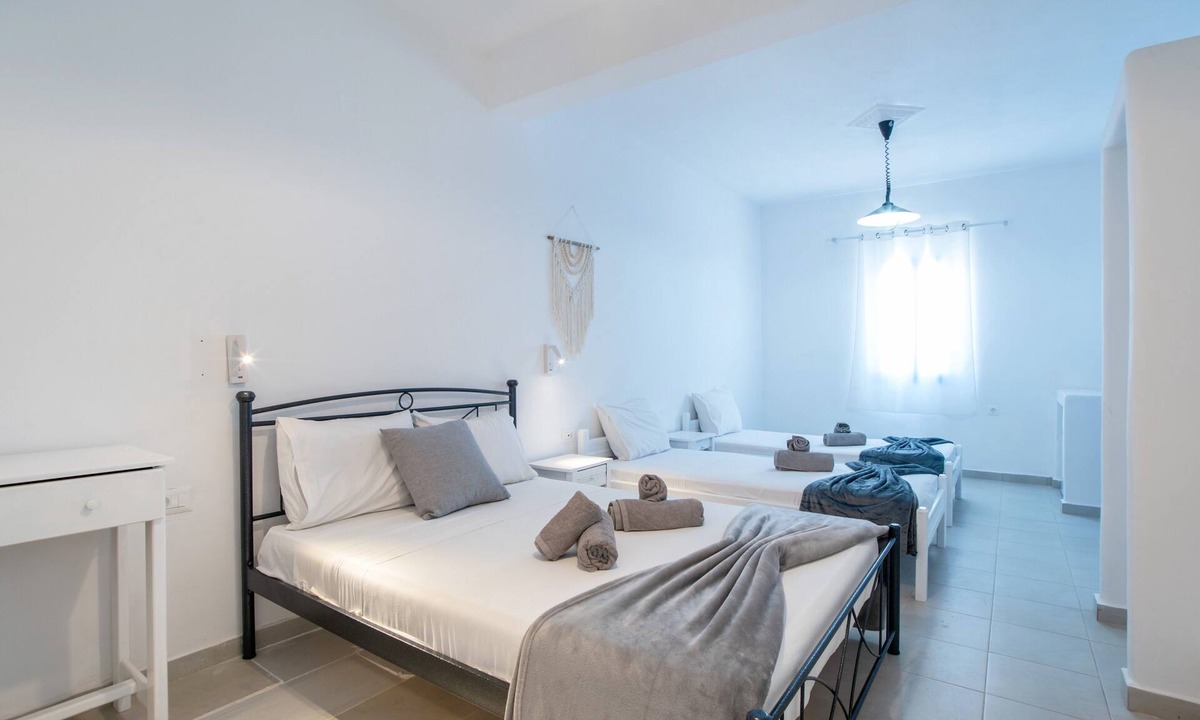 Perissa Apartment | Economy Quadruple Room Apartment with Balcony, Wi-Fi and Air Conditioning