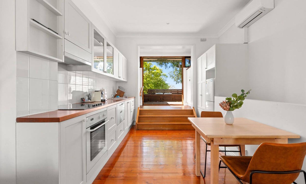 North Sydney House | Elegant 1-Bed Oasis with Courtyard in North Sydney