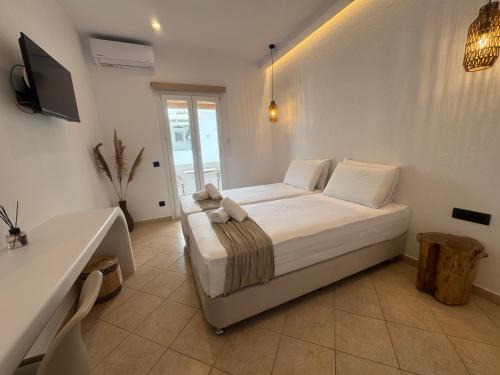 Antiparos Hotel | Eleni's Rooms