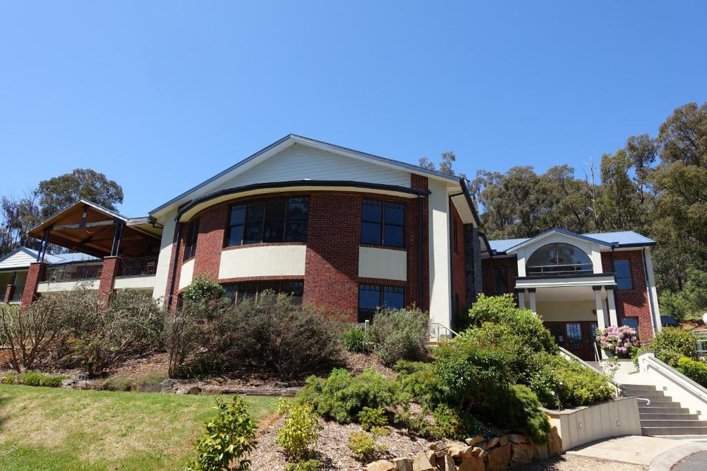 Marysville Hotel | Elkanah Lodge and Conference Centre