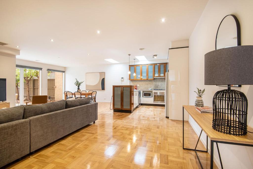 Elwood House | Elwood Sanctuary