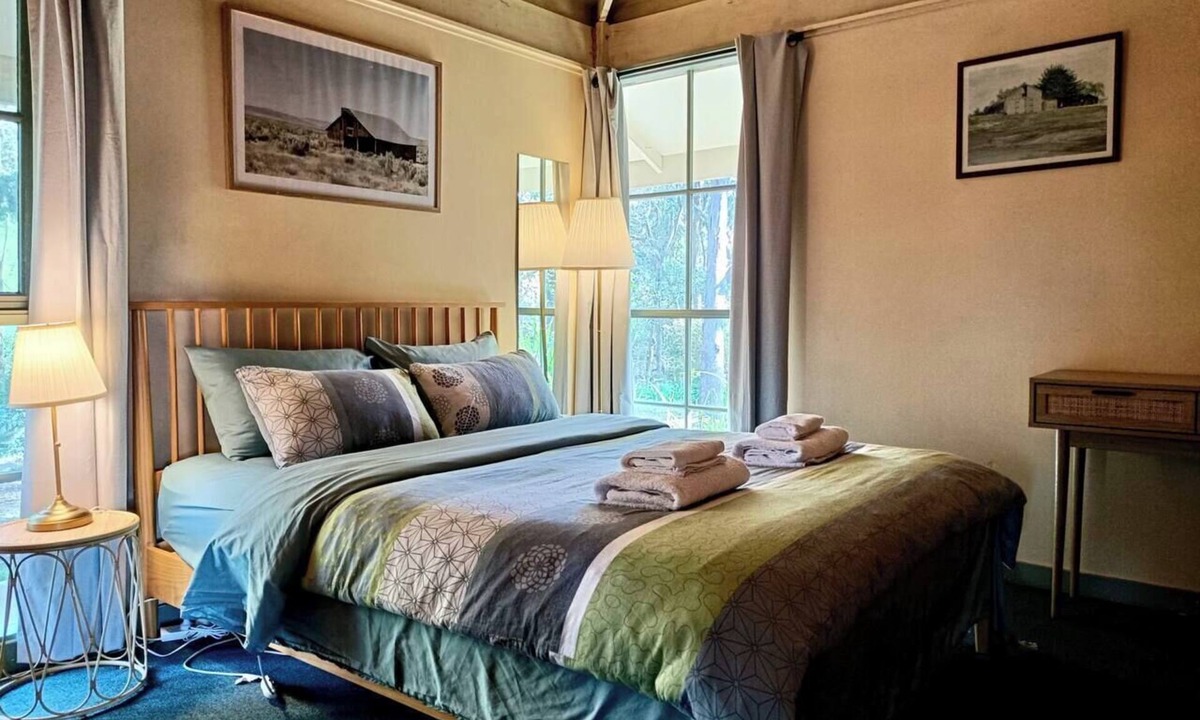 Kalimna Ski Chalet | Emberpine Cottage 2(1Queen+2Twins)SPA & WoodStove