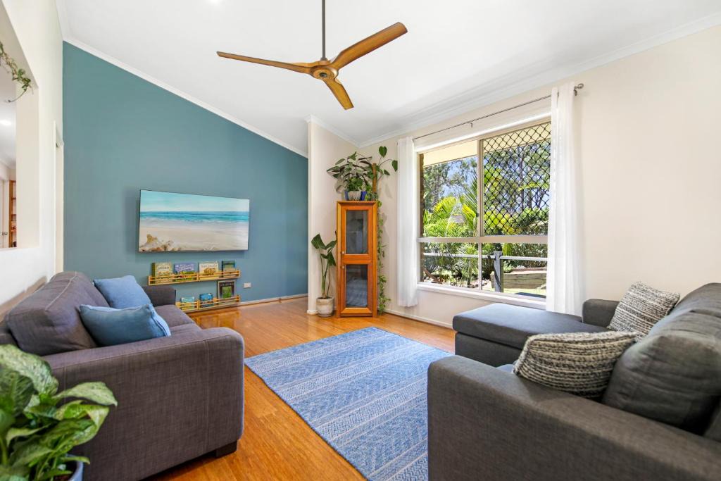 Emerald Beach House | Emerald Adventure House