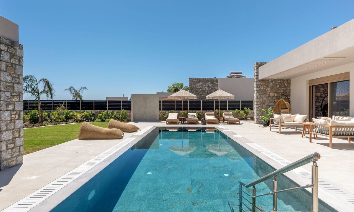 Petaloudes House | Emerald Estate by Interhome