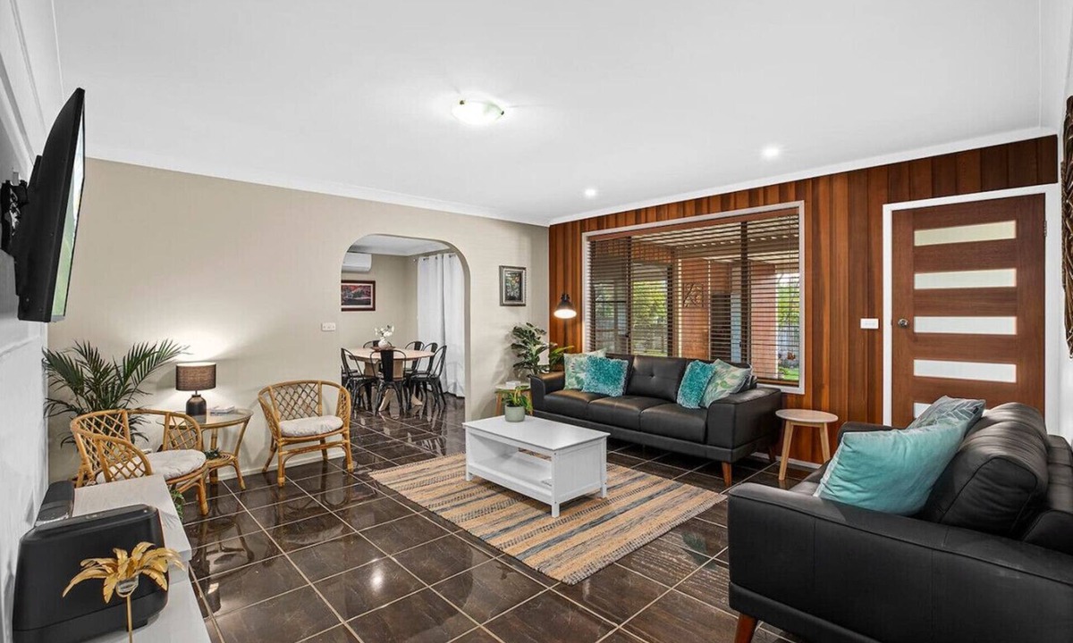 Emerald Beach Apartment | Emerald Hub unit 1