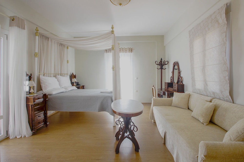 Megas Gialos Apartment | Emilia Luxury Apartments