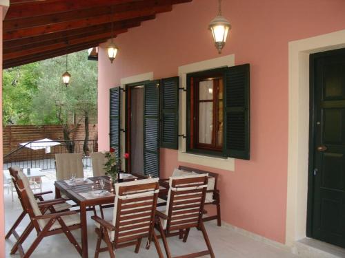 Ipsos Villa | Enchanting Ipsos Haven 3 Bedrooms Villa Magia Al Fresco Dining