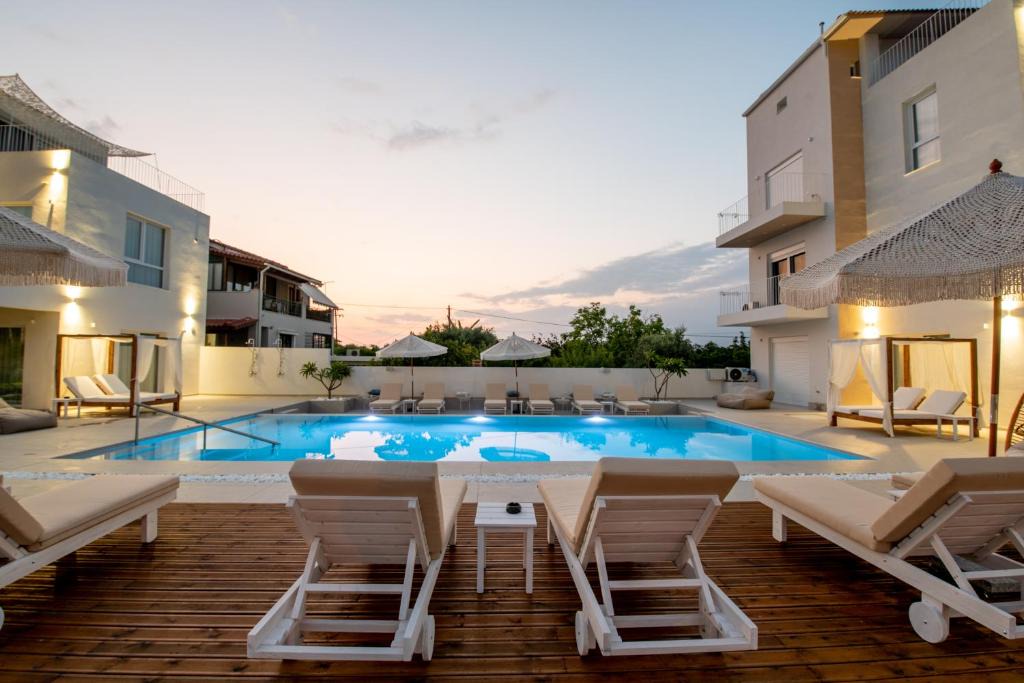 Patras Apartment | Ennea suites-Earth suite