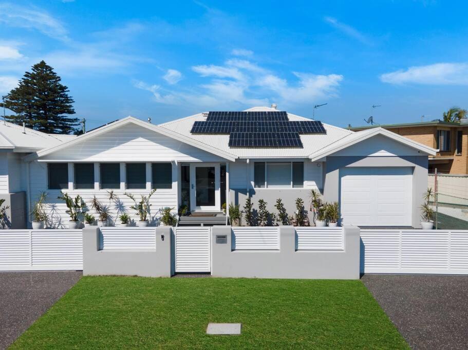 Lake Illawarra House | Entire Residential Home - Lake Illawarra And Beachside Home Sleeps 12
