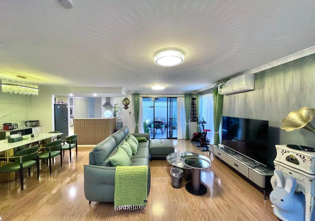 Victoria Park House | Equitice Spring Moonlight Villa