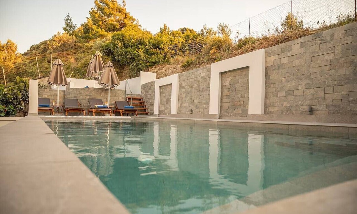 Kremasti Villa | Erato Superior Suite with Private Pool and Private Balconies