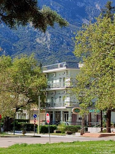 Loutra Ypatis Hotel | Ermis